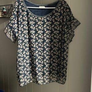 Soft mesh shirt with floral pattern